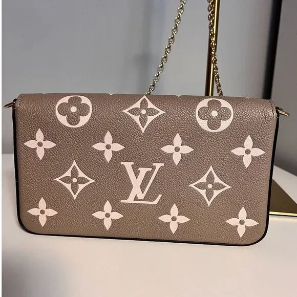 ❤️1950❤️ Louis Vuitton Felicie Pochette in Dove Cream Tourterelle - Picture 4 of 12